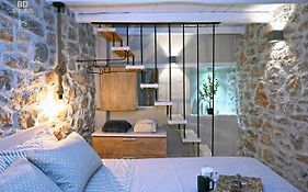 Pyrgos Houses And Restaurant